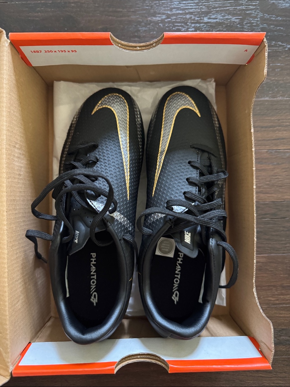 Nike Phantom GT2 Academy Youth Soccer Cleats